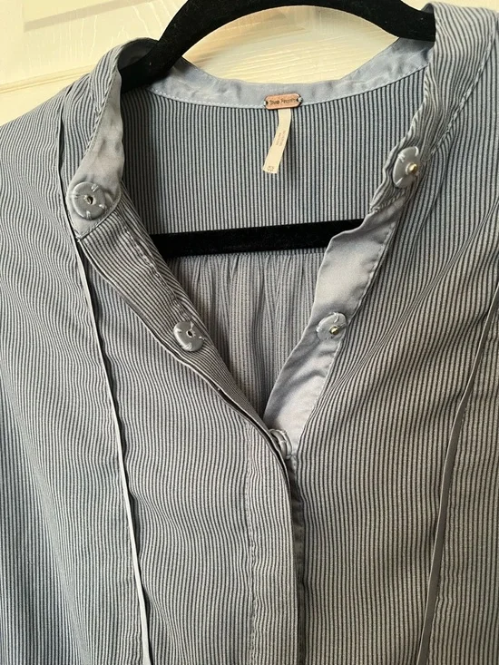 Free People XS Gray Pinstripe V-Neck Tunic Blouse Goth Minimalist - Picture 3 of 4